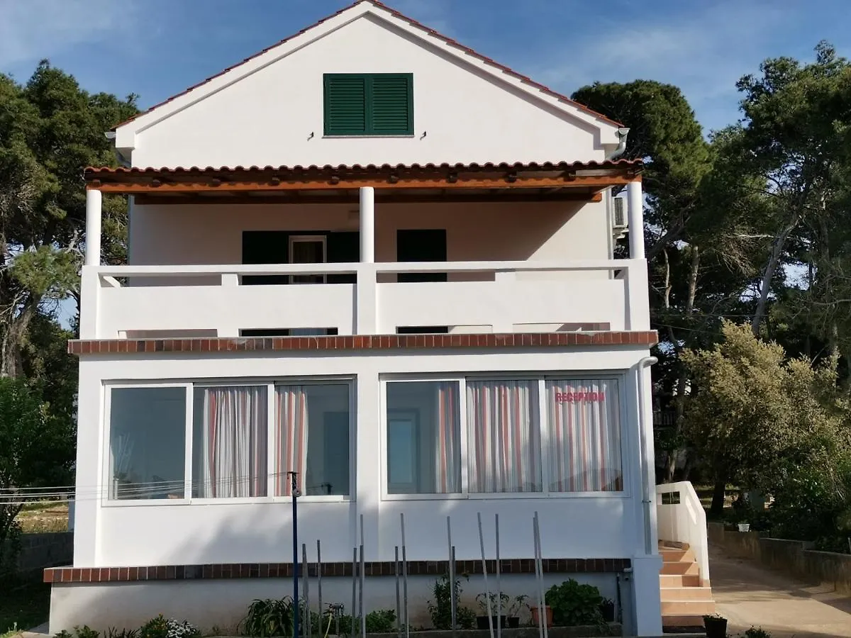 Apartment With Sea Viev - 20 M From Sea Ugljan