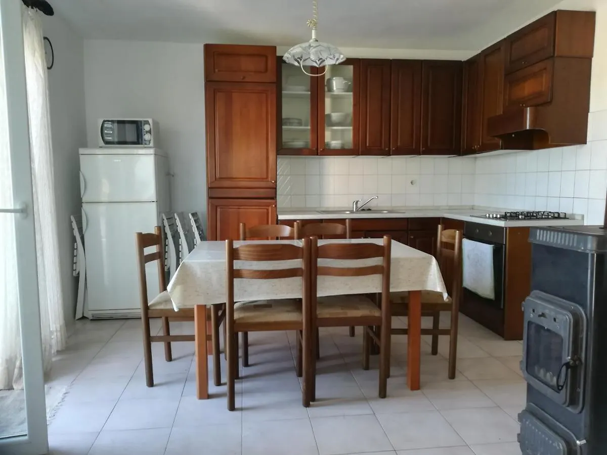 Apartment With Sea Viev - 20 M From Sea Ugljan